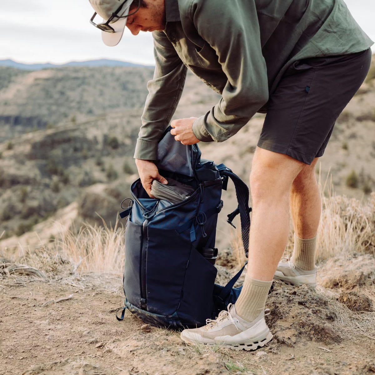 yeti-m-skala-32l-backpack_classic-navy__22-1.jpg